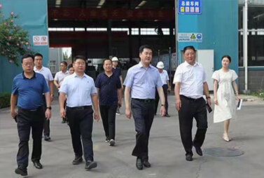 Wei Xianfeng, Deputy Mayor of Luoyang City, visited Gengli Machinery for investigation